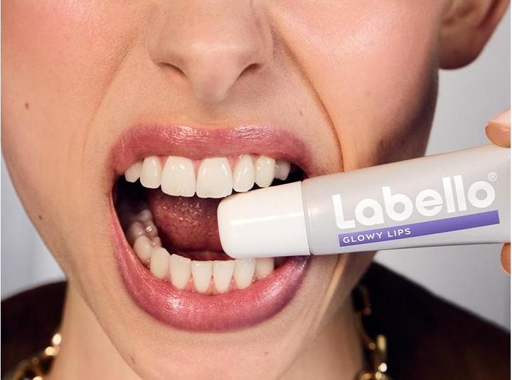 Actual product image LABELLO Glowy Lips Clear (Lip balm, 10 ml)