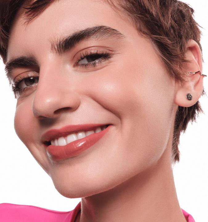 Immagine prodotto essence satin GLOW luminous shine lipstick (01 Latte intero con amore)