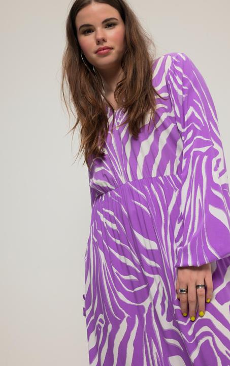 Actual product image Studio Untold Zebra Print Long Sleeve V-Neck Dress (54)