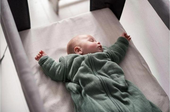 Produktbild Maxi-Cosi Iris Essential Graphite