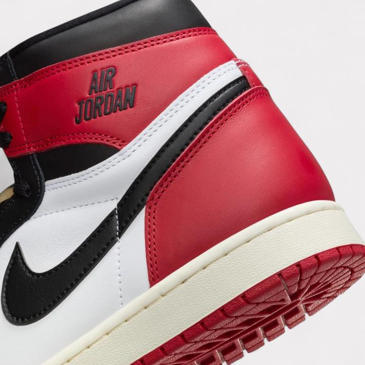 Image du produit Nike Air Jordan 1 High OG (35.5)