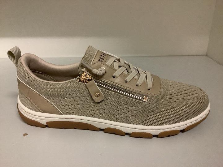 Actual product image Mustang Sneaker (42)