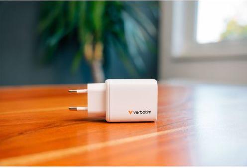 Actual product image Verbatim GaN III Essentials (65 W, 3 ports)