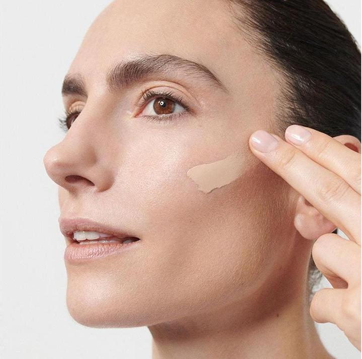 Actual product image Dr. Hauschka Colour Correcting Powder (Translucent)