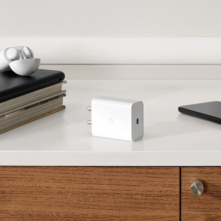 Actual product image Google Power Charger (30 W)