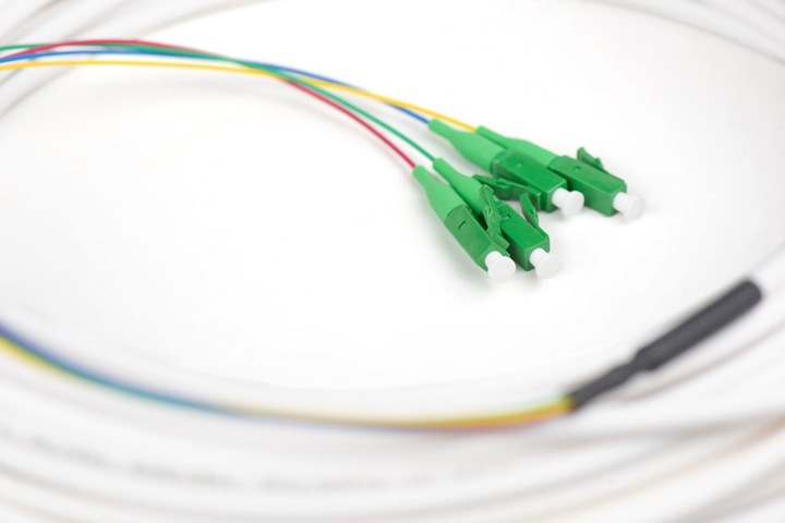 Produktbild Digitus FTTH-Drop-Kabel, Singlemode, 4 Adern, LC/APC G.657.A2, 30m (30 m)