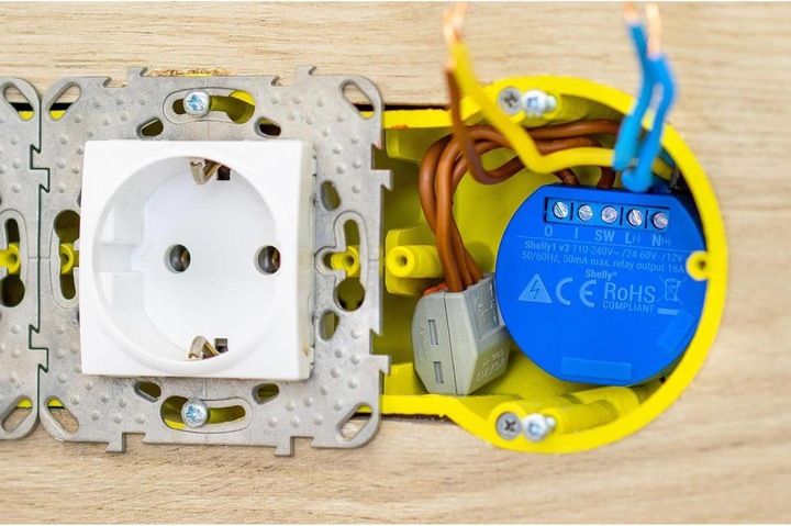 Actual product image Shelly WLAN switching actuator