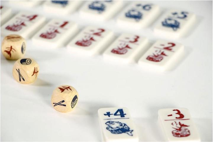Actual product image 999Games Scramble in the Sushi Bar - Dice Game