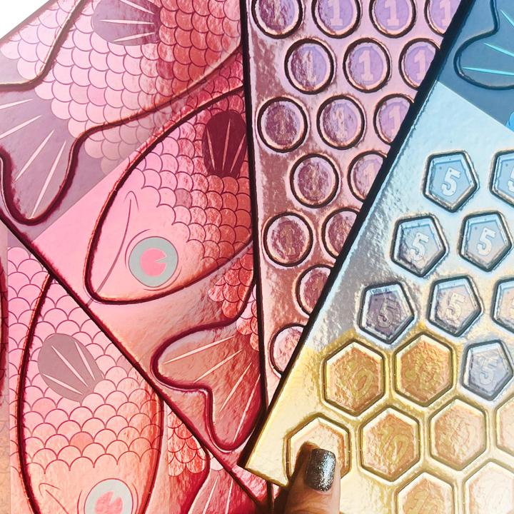 Immagine prodotto Asmodée Sounds Fishy - Ed. Italiana (Italiano, 2 - 4 Giocatori)