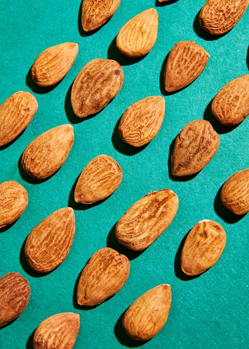 Actual product image KoRo Organic whole almond kernels, unpeeled (1000 g)