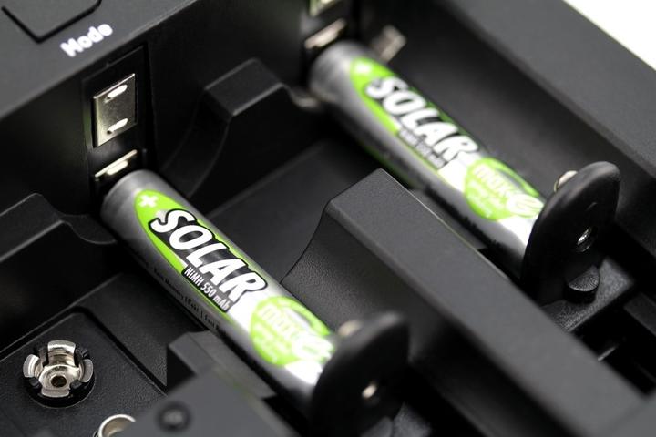 Produktbild Ansmann NiMH HR03 Sol (2 Stk., AAA, 550.55 mAh, Ladegerät inkl. Akku)