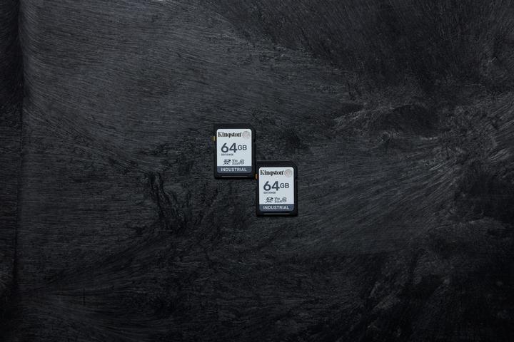 Image du produit Kingston Carte Ind. SD +ADP 64GB pSLC (64 Go, SDXC, U3, UHS-I)