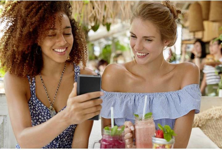 Produktbild Renkforce multilingualer Wi-Fi-Sprachübersetzer 70 Sprachen (Akku, Netzbetrieb)