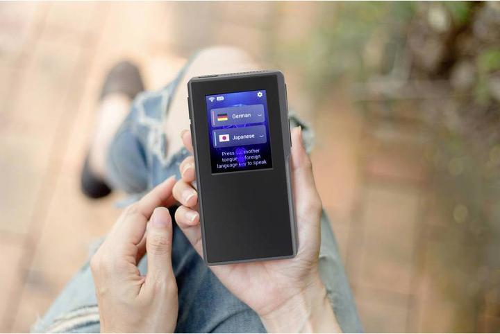 Produktbild Renkforce multilingualer Wi-Fi-Sprachübersetzer 70 Sprachen (Akku, Netzbetrieb)