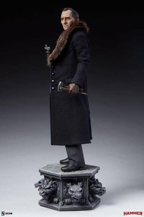 Actual product image Sideshow Dracula statuette Premium Format Van Helsing (Peter Cushing) 55 cm