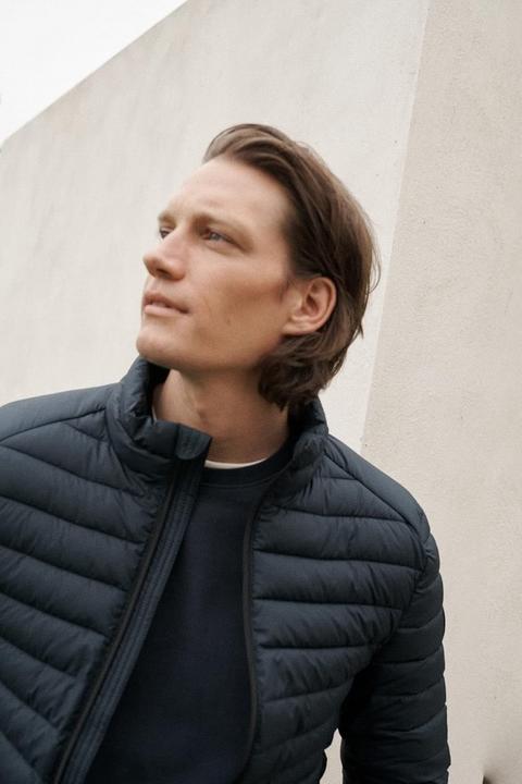 Produktbild Ecoalf Herrenjacke mit Stehkragen, ultraleicht und komfortabel (S)