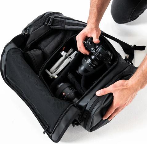 Actual product image Wandrd CARRYALL Duffel 30L Aegean Blue (Photo backpack, 30 l)