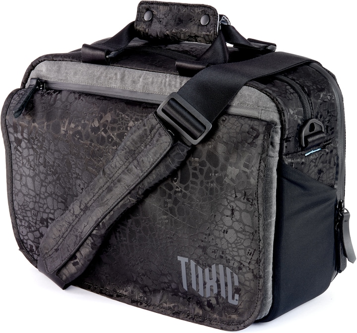 Actual product image 3 Legged Thing Toxic Wraith Camera Messenger L Water Resistant "Frog" Pocket Onyx