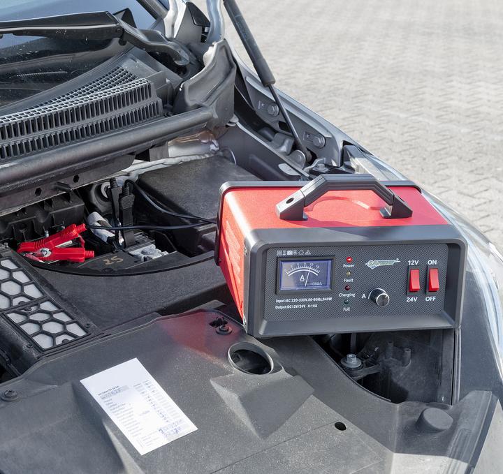 Produktbild Lescars Profi-Kfz-Batterieladegerät für Pkw & Lkw (12V, 24V)