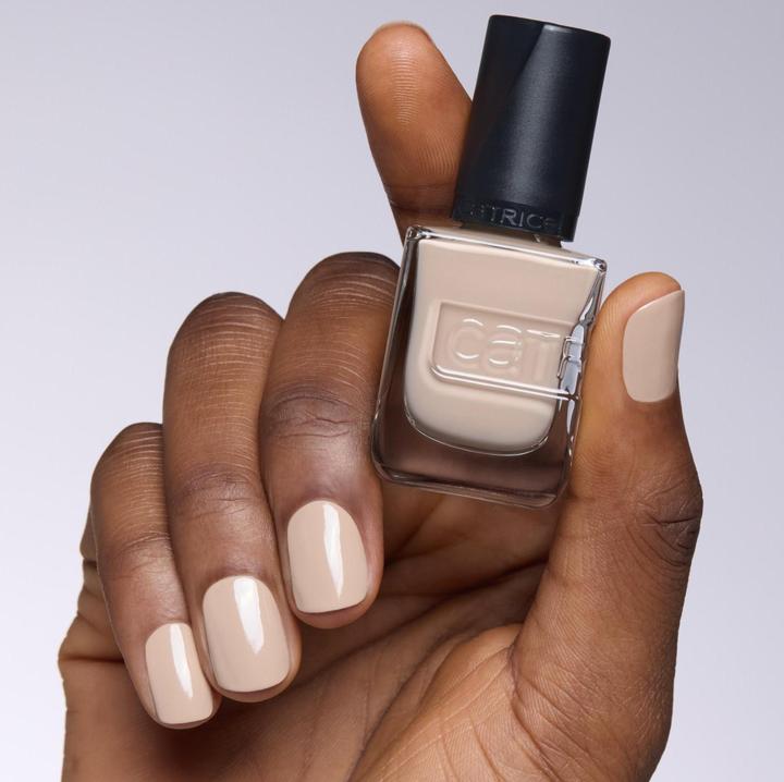 Produktbild Catrice Gel Affair Nail Lacquer No. 010 Nude Long-Lasting (010 Lost My Camel In The Desert, Gel-Effekt Nagellack)