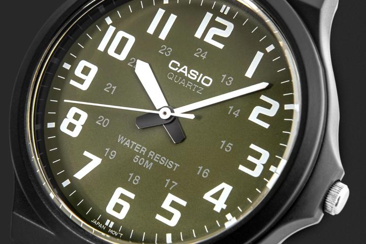 Produktbild Casio MW-240-3B (Analoguhr, 43 mm)