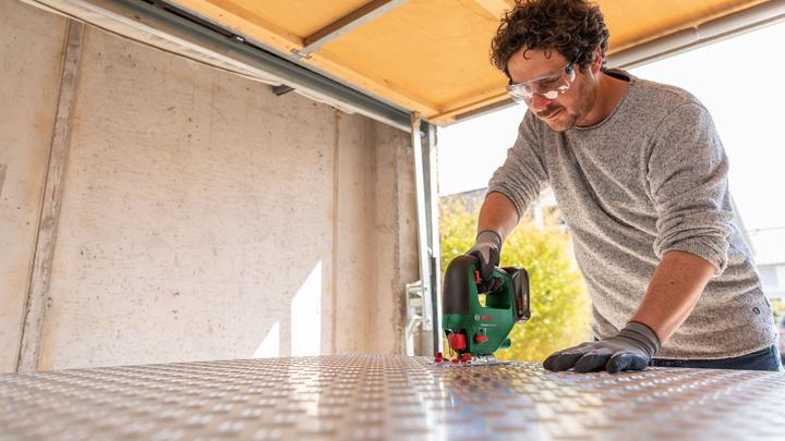 Image du produit Bosch Home & Garden UniversalSaw 18V-100