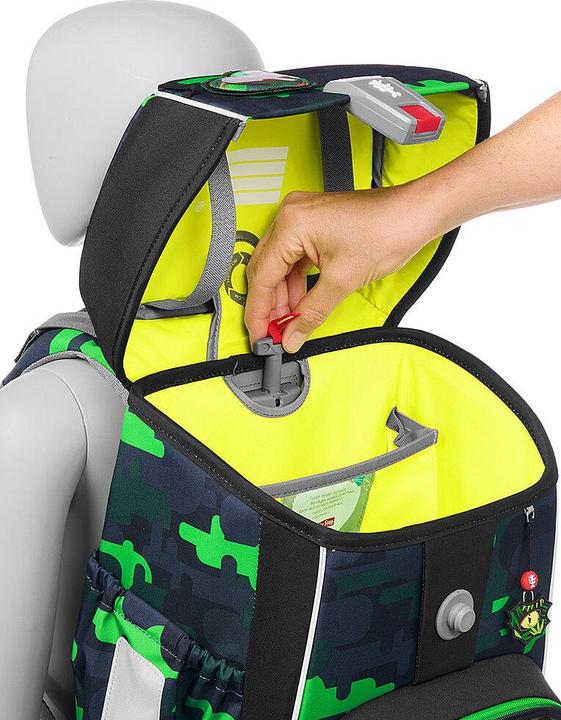 Actual product image Step by Step Black Cat Chiko (23 l)