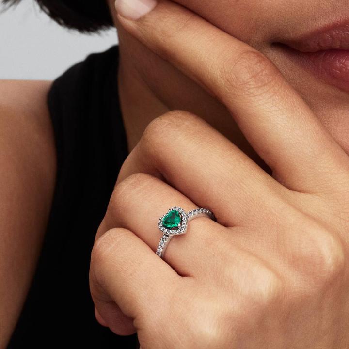 Actual product image Pandora Elevated Royal Green Heart Ring (52, 925 Silver)