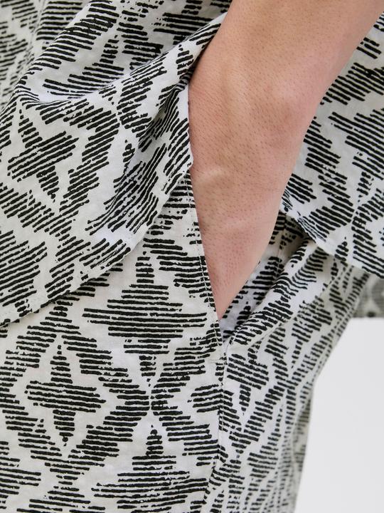 Actual product image Jack & Jones Relaxed Fit Shorts Shorts (M)