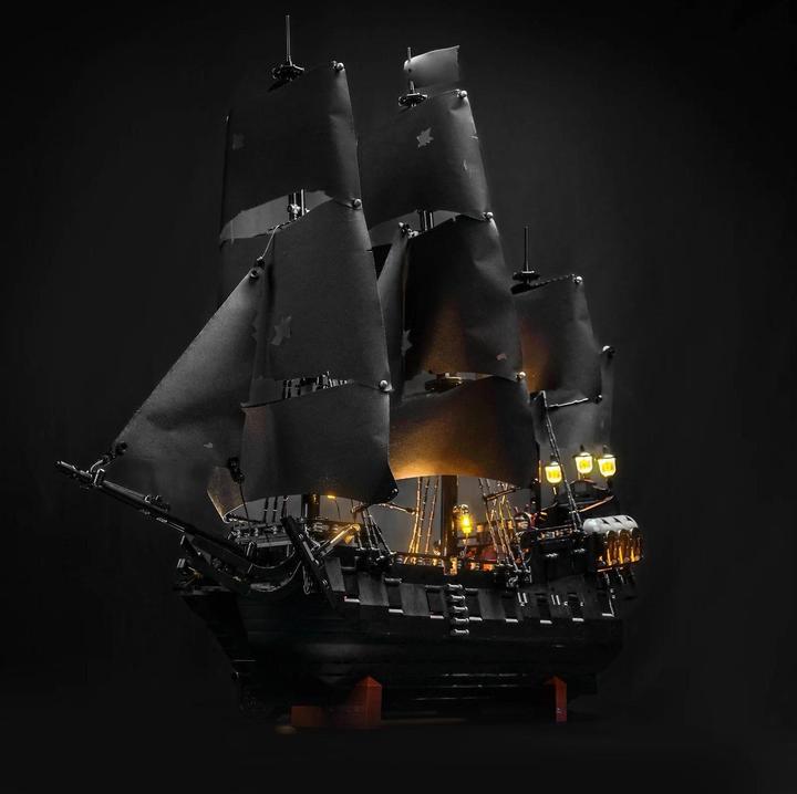 BrickBling LED Licht Set für LEGO Captain Jack Sparrows Piratenschiff (10365) inkl. Fernbedienung