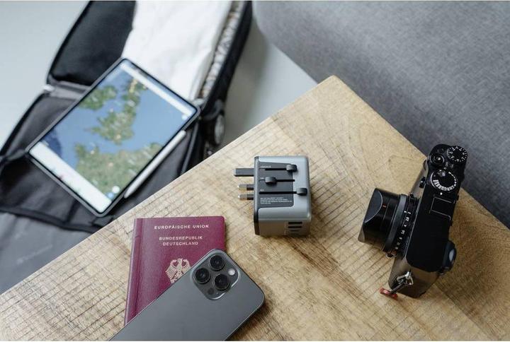 Actual product image Verbatim Universal Travel Adapter