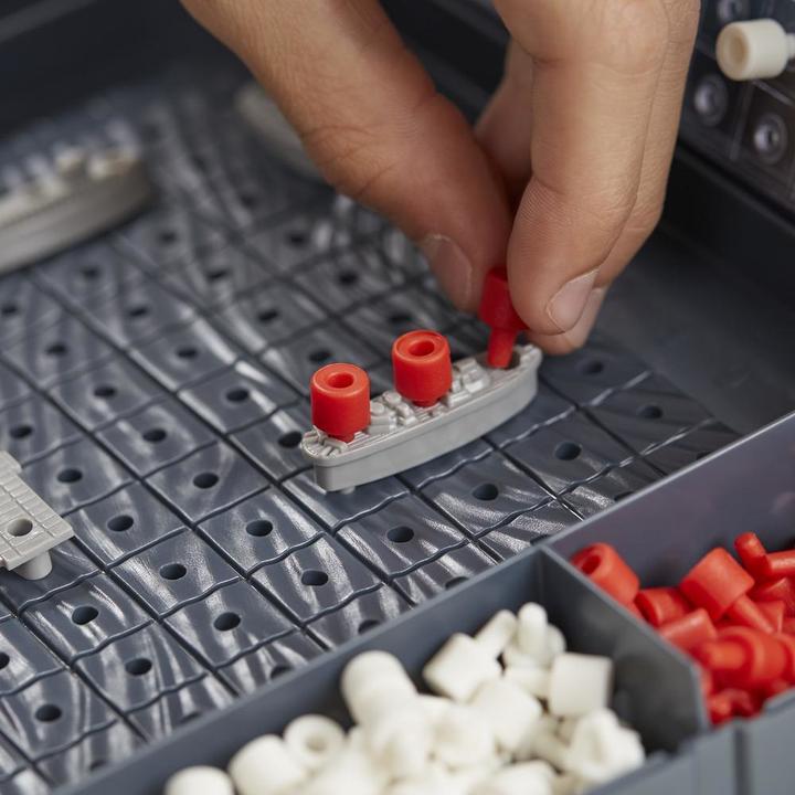 Produktbild Hasbro Battleship the classic naval combat game