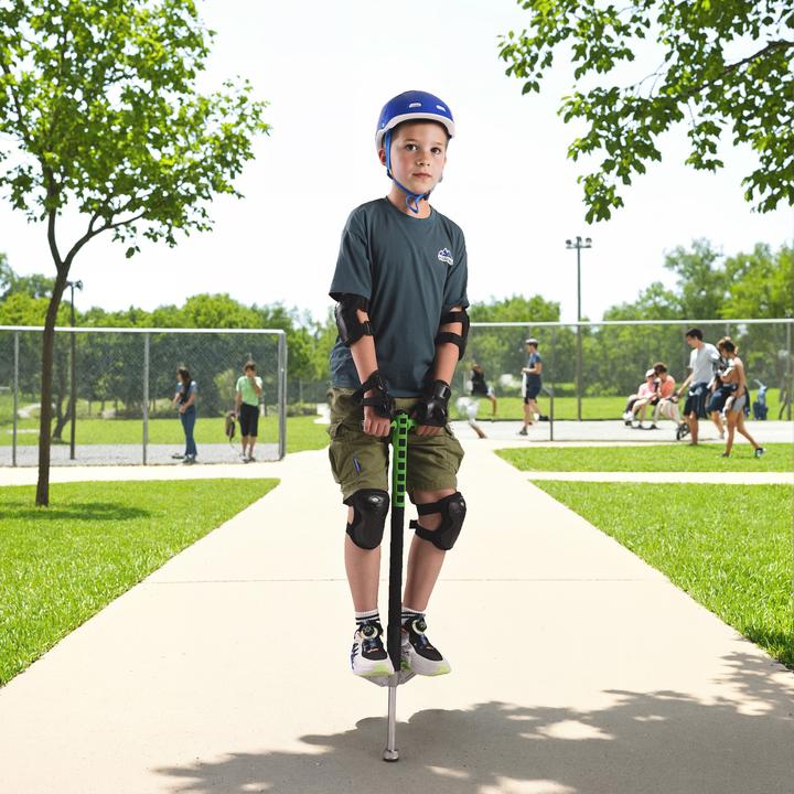 Actual product image Relaxdays - Pogo Stick für Kinder 35 kg, Grün/Schwarz/Silber