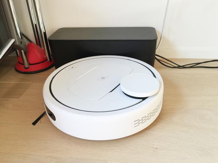 Actual product image Max Hauri Cable box set with connector strip