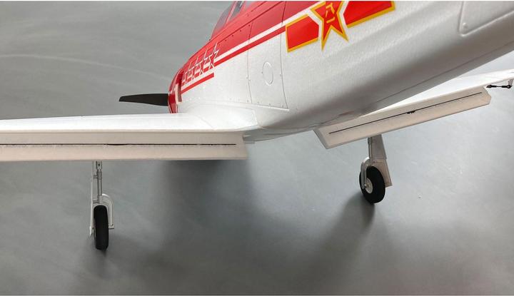 Immagine prodotto Amewi Warbird YAK - 11 1450 mm, rosso/bianco PNP (Merlo)