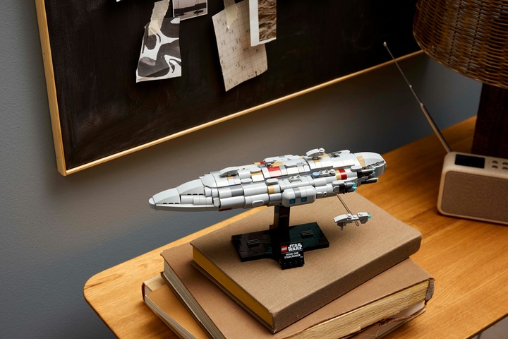 Actual product image LEGO Sternkreuzer Heimat Eins (75405, LEGO Star Wars)