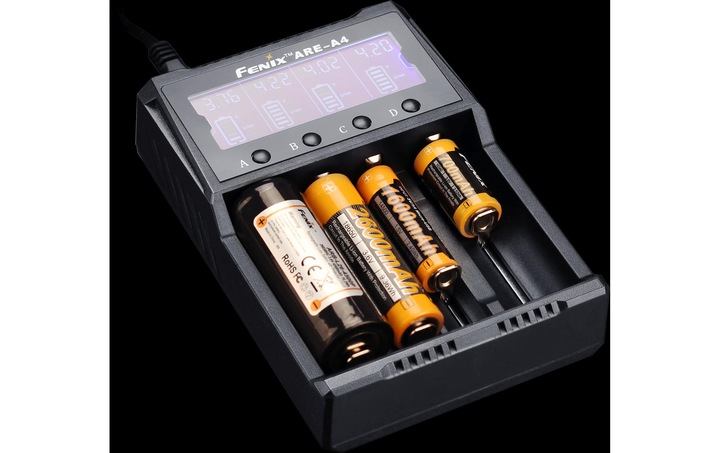 Produktbild Fenix Ladegerät ARE-A4 (1 Stk., 14500, 16340, 18650, 26650, AA, AAA, Ladegerät inkl. Akku)
