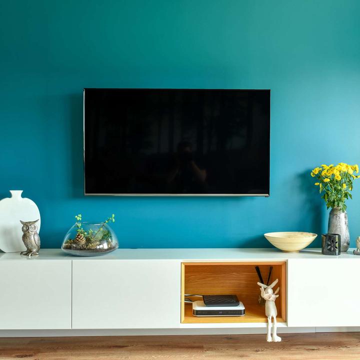 Actual product image Intirilife TV wall bracket (Wall, 65", 50 kg)