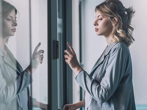 Produktbild 2N Access Unit M Touch keypad & RFID - 125kHz, 13.56MHz, NFC