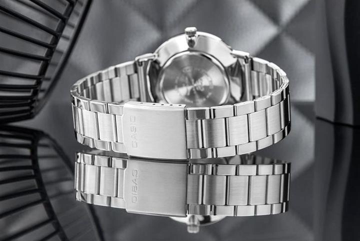 Produktbild Casio Herrenuhr MTP-VT04D-8EDF + Box (39 mm)