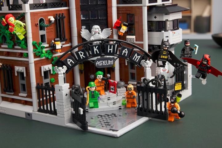 Produktbild LEGO Arkham Asylum (76300, LEGO DC)