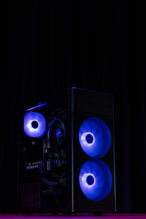 Image du produit Medion Recon E45 (AMD Ryzen 5 5500, 16 Go, 1000 Go, GeForce RTX 4060)