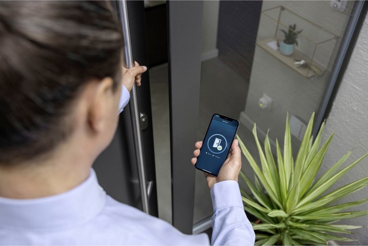 Produktbild Bosch Smart Home Yale Linus Türschloss (Smartphone)