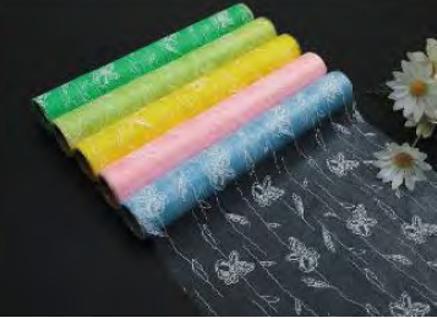 Image du produit GuGus Tissu de décoration "Organza" roulé et coupé vert clair impression de papillons 36cm x 300cm