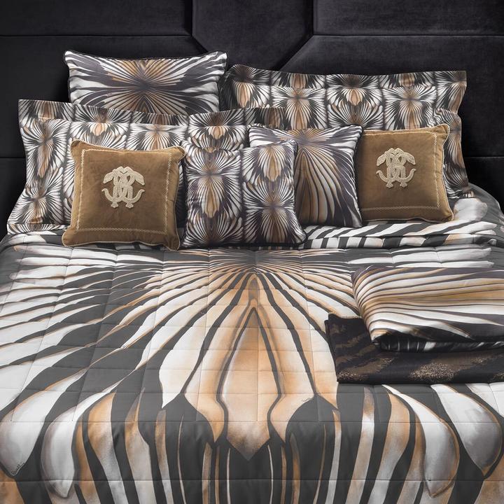 Actual product image Roberto Cavalli Maco satin bed linen Tigresse brown (Bedding set, 135x200 cm + 80x80 cm)