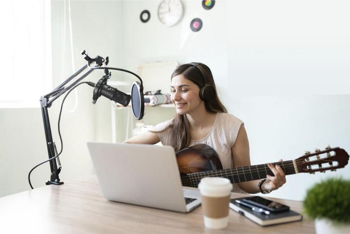 Actual product image Easypix MyStudio Podcast Kit for Creators