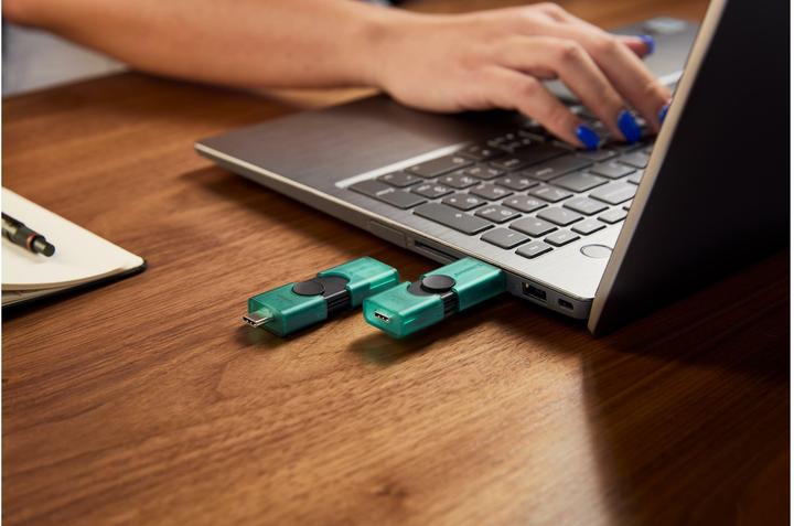 Actual product image Kingston DataTraveler DuoG2 (128 GB, USB-A, USB-C)