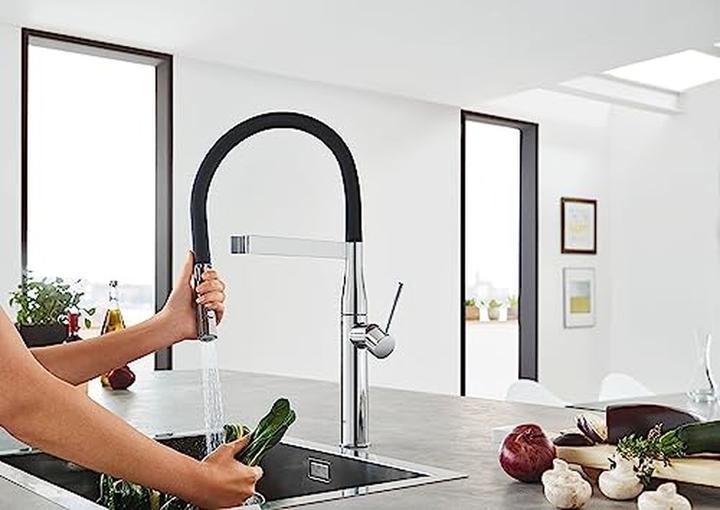 Actual product image Grohe Essence New Single Handle Kitchen Faucet with Magnetic Docking Spray Head