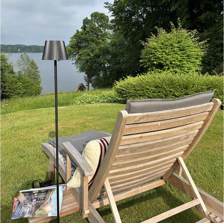 Actual product image Brilliant LED-Akku-Stehleuchte Macobo, 3,4W, 340lm, 3000K, schwarz (340 lm)