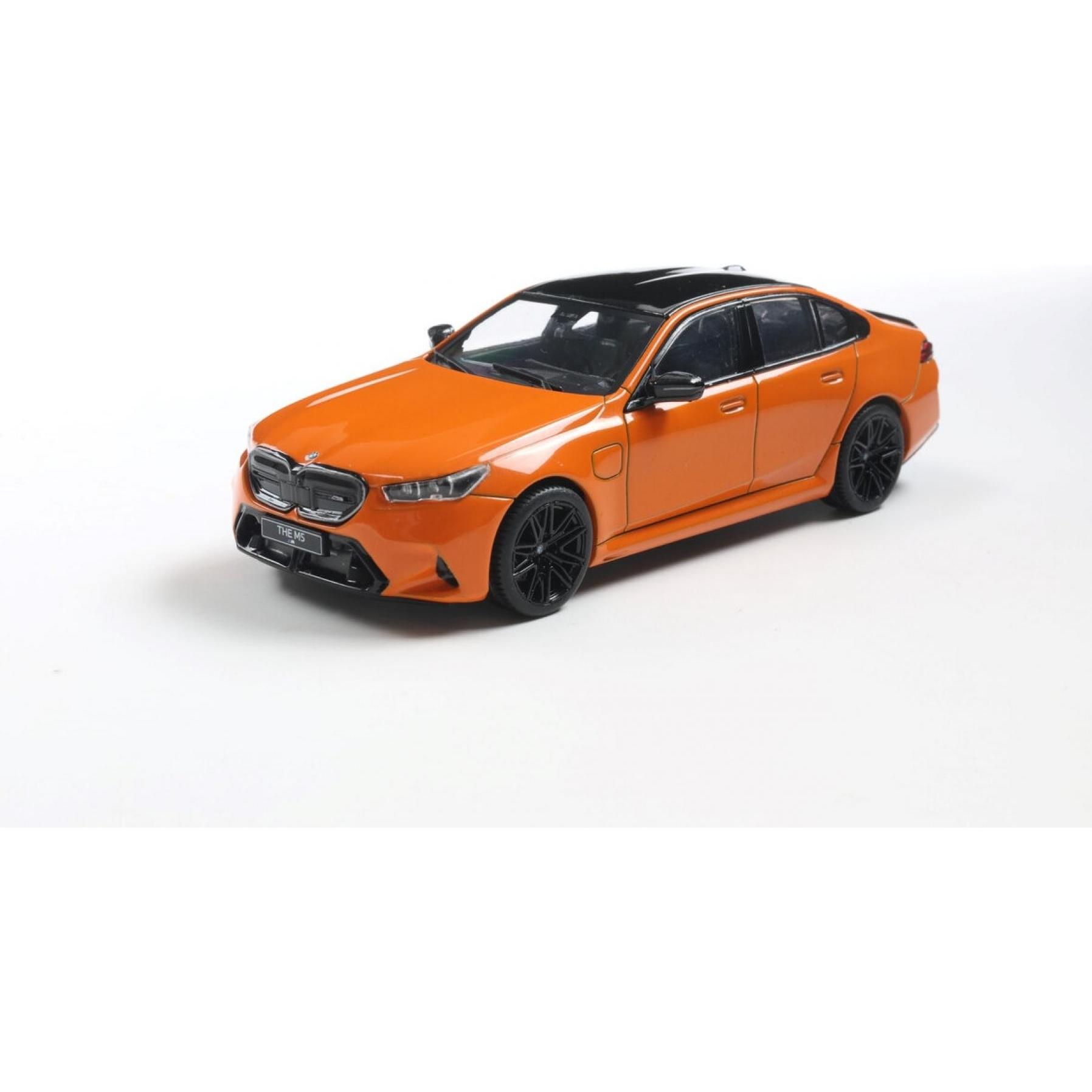 Solido 1:43 BMW G90 M5 Sedan Fire orange III